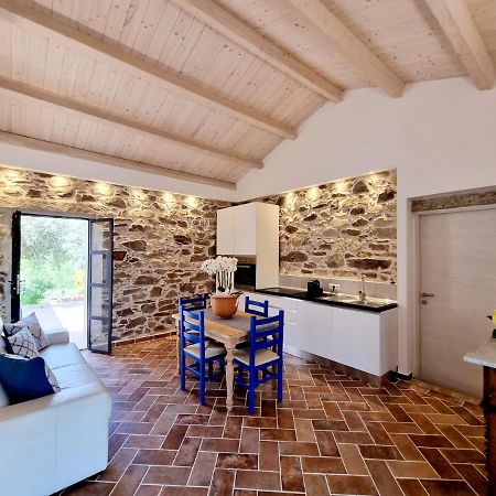 Stazzo San Teodoro La Quercia Piscina Condivisa Apartment Exterior photo