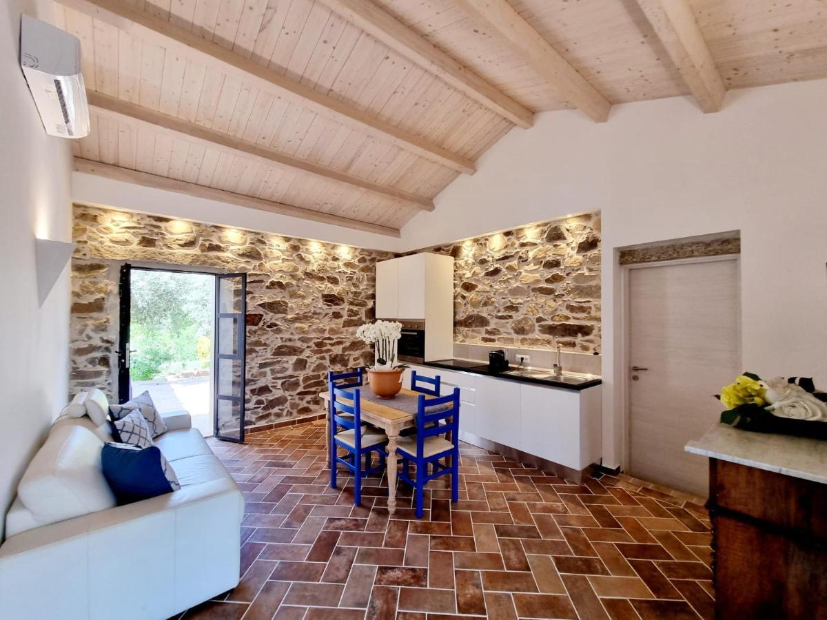 Stazzo San Teodoro La Quercia Piscina Condivisa Apartment Exterior photo