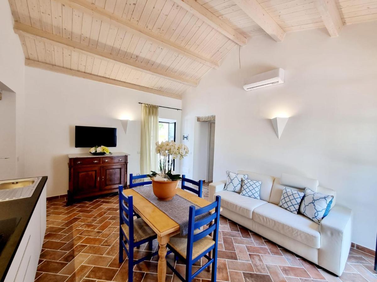Stazzo San Teodoro La Quercia Piscina Condivisa Apartment Exterior photo
